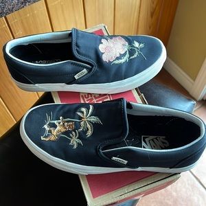 Classic Slip On Vans -W 8.5 /M 7.0